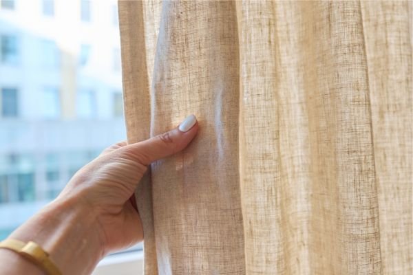 Melhor Material para Cortinas: Comparação de Tecidos e Suas Vantagens
